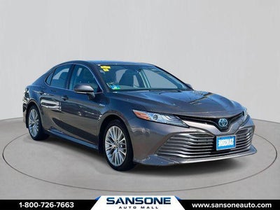 2020 Toyota Camry Hybrid XLE