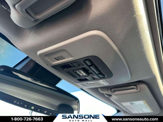 2022 Toyota Camry Hybrid SE