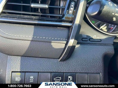 2022 Toyota Camry Hybrid SE