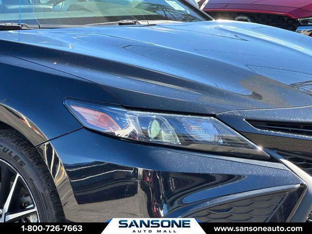 2022 Toyota Camry Hybrid SE