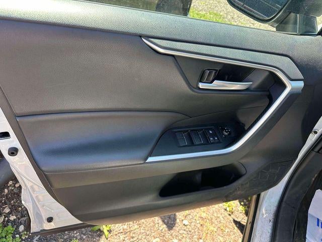 2023 Toyota RAV4 Hybrid SE