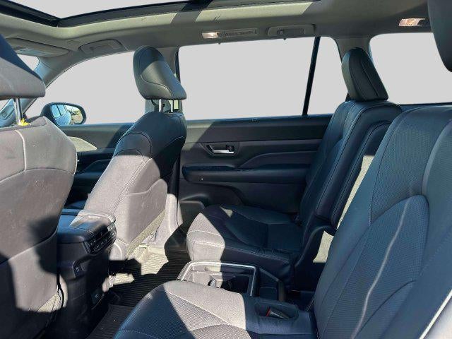 2025 Toyota Grand Highlander Platinum