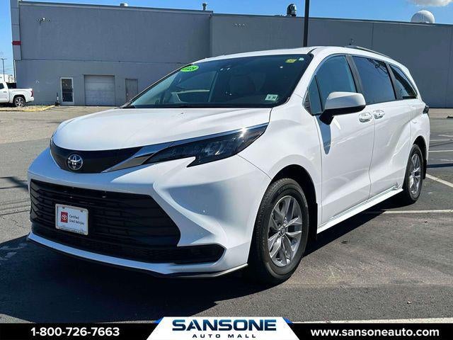 2025 Toyota Sienna LE 8 Passenger