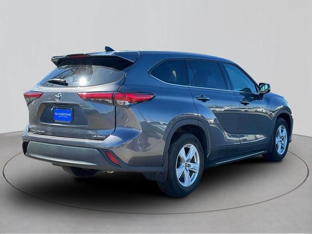 2022 Toyota Highlander LE