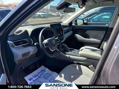 2022 Toyota Highlander LE