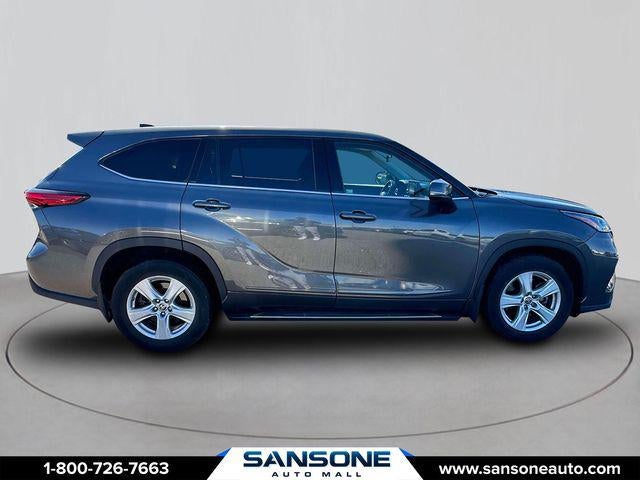 2022 Toyota Highlander LE