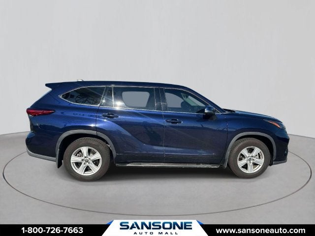 2022 Toyota Highlander LE