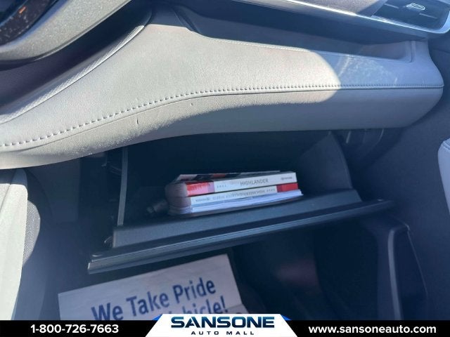2022 Toyota Highlander LE