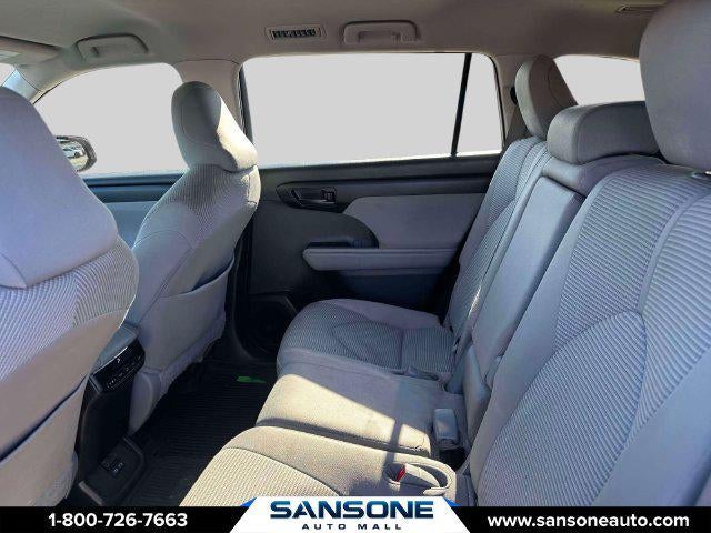 2022 Toyota Highlander LE