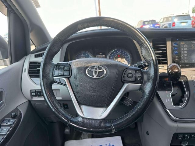 2016 Toyota Sienna XLE 7 Passenger