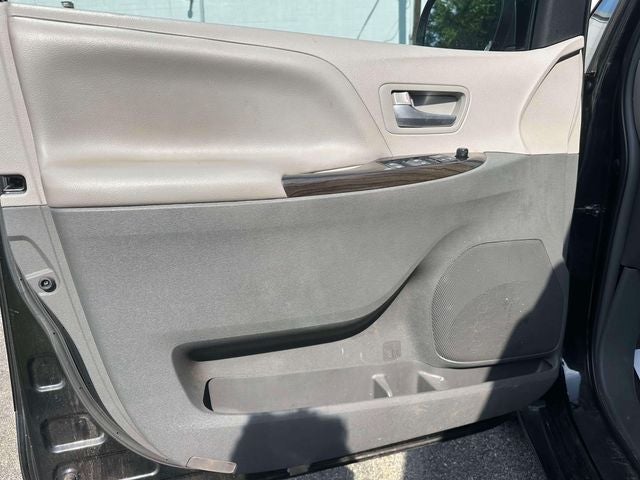 2016 Toyota Sienna XLE 7 Passenger