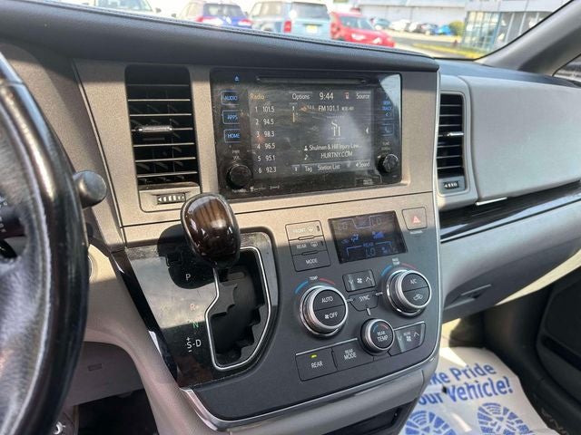 2016 Toyota Sienna XLE 7 Passenger