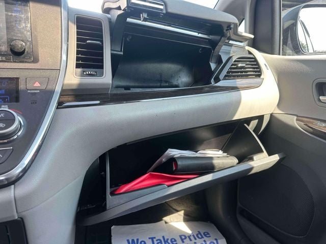 2016 Toyota Sienna XLE 7 Passenger