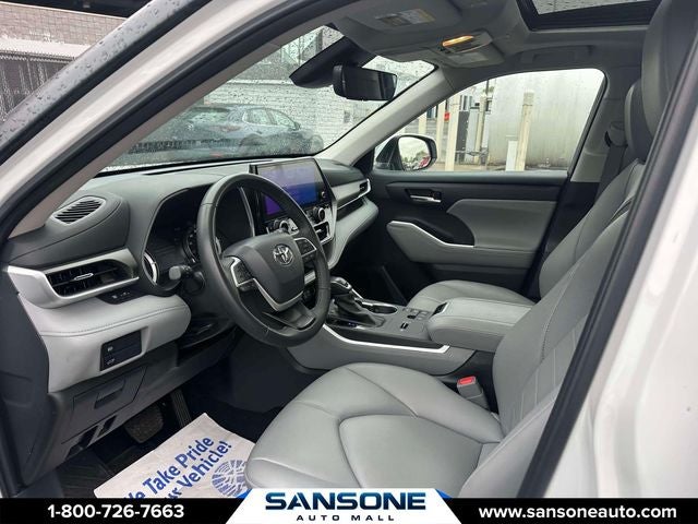 2024 Toyota Highlander Hybrid XLE
