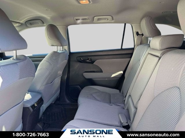 2024 Toyota Highlander LE