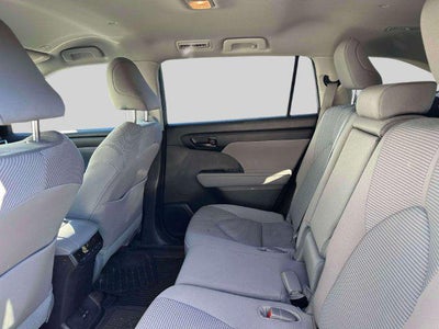 2024 Toyota Highlander LE
