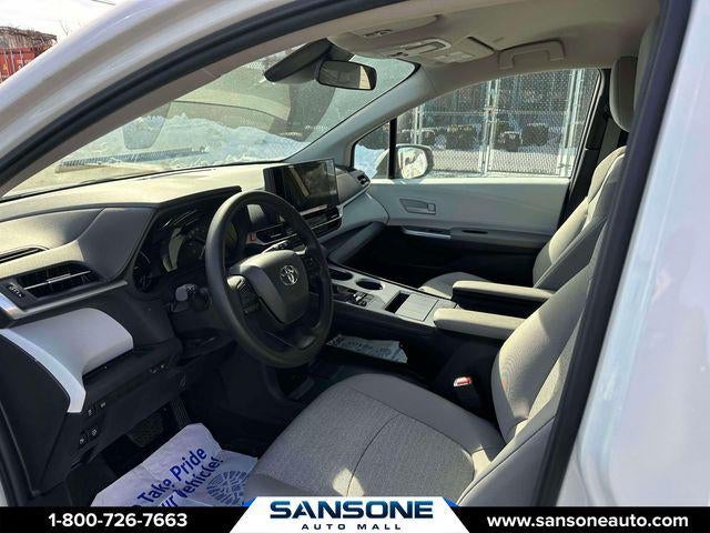 2025 Toyota Sienna LE 8 Passenger