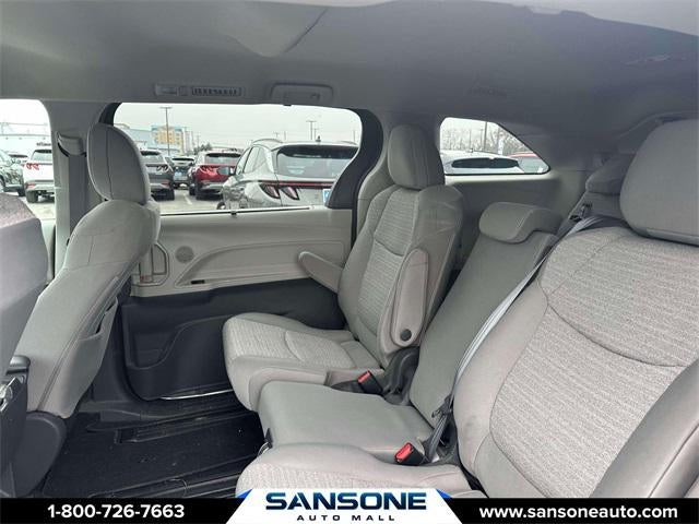 2021 Toyota Sienna LE 8 Passenger