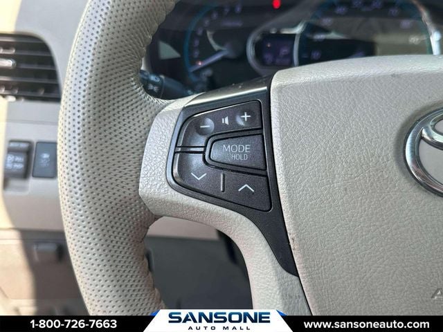 2014 Toyota Sienna XLE 8 Passenger