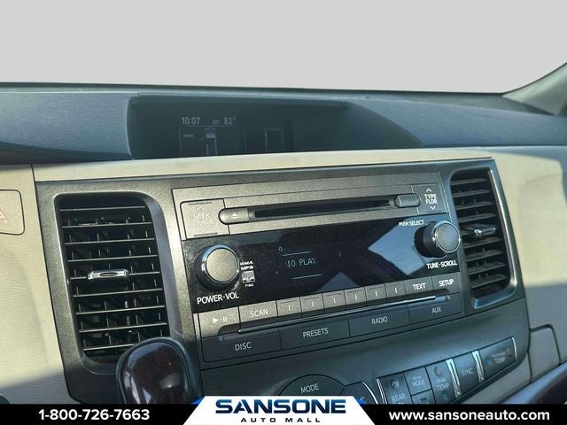 2014 Toyota Sienna XLE 8 Passenger