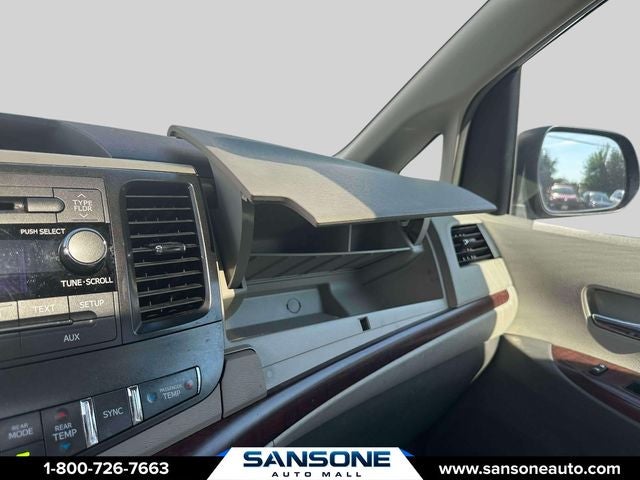 2014 Toyota Sienna XLE 8 Passenger