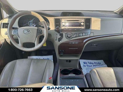 2014 Toyota Sienna XLE 8 Passenger
