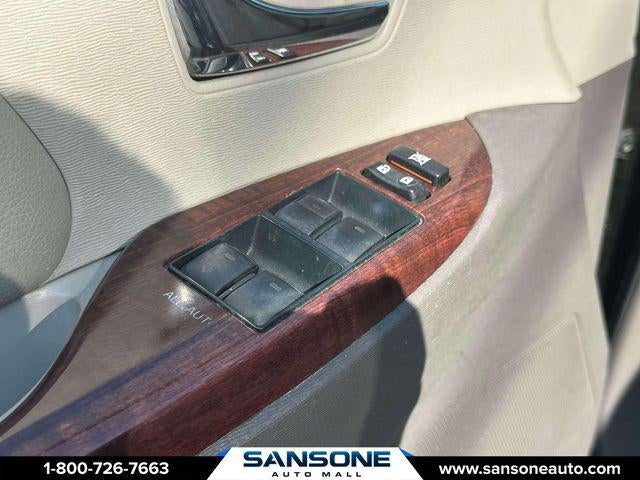 2014 Toyota Sienna XLE 8 Passenger