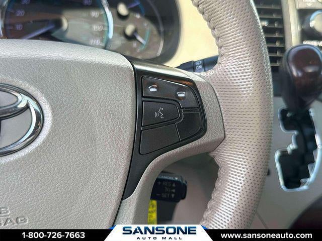 2014 Toyota Sienna XLE 8 Passenger
