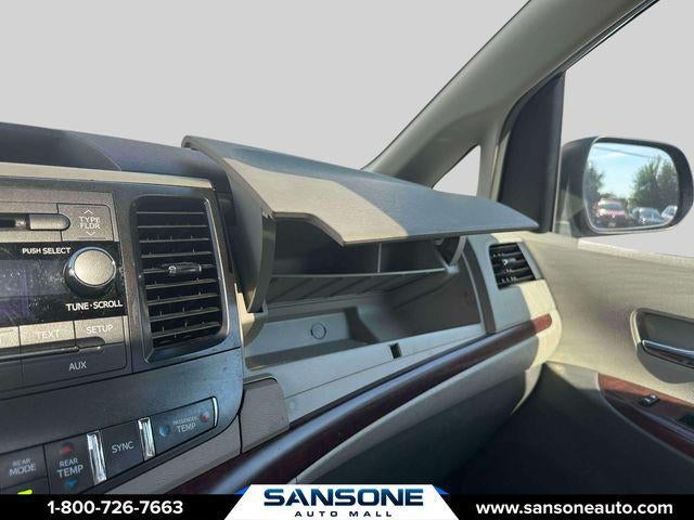 2014 Toyota Sienna XLE 8 Passenger