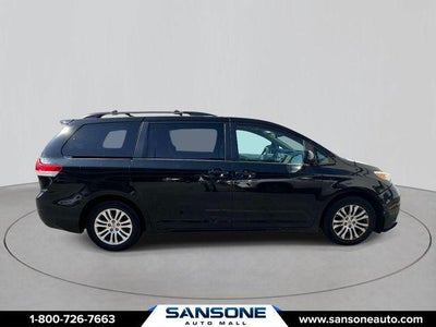 2014 Toyota Sienna XLE 8 Passenger