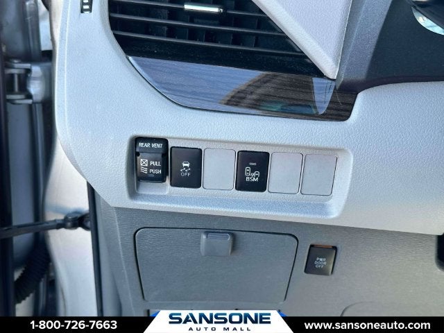 2017 Toyota Sienna XLE 8 Passenger