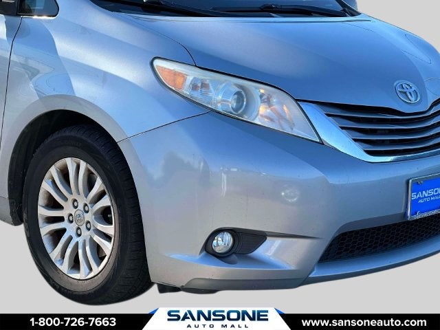 2017 Toyota Sienna XLE 8 Passenger