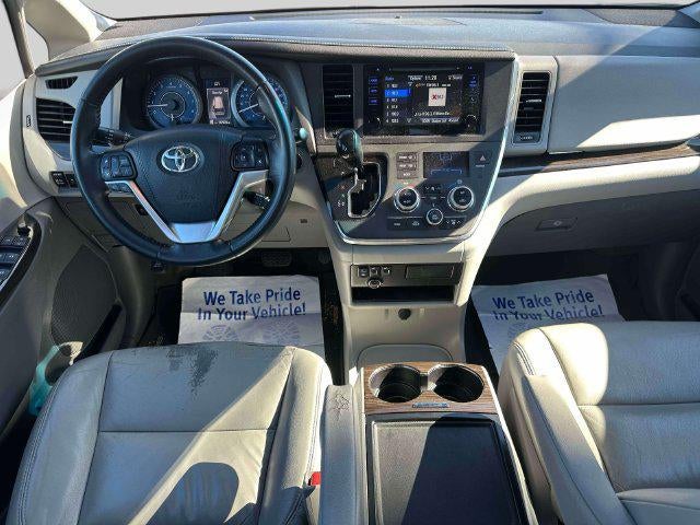 2017 Toyota Sienna XLE 8 Passenger