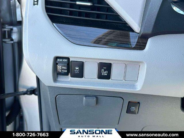 2017 Toyota Sienna XLE 8 Passenger