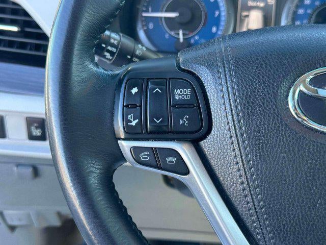 2017 Toyota Sienna XLE 8 Passenger