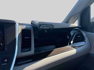 2017 Toyota Sienna XLE 8 Passenger