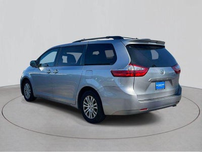 2017 Toyota Sienna XLE 8 Passenger