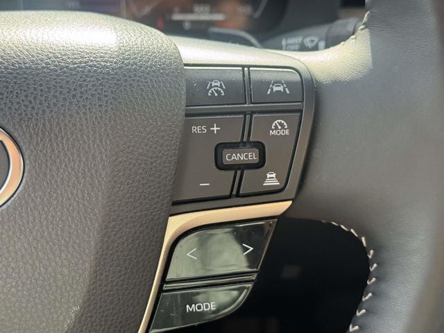 2025 Toyota Crown Signia XLE