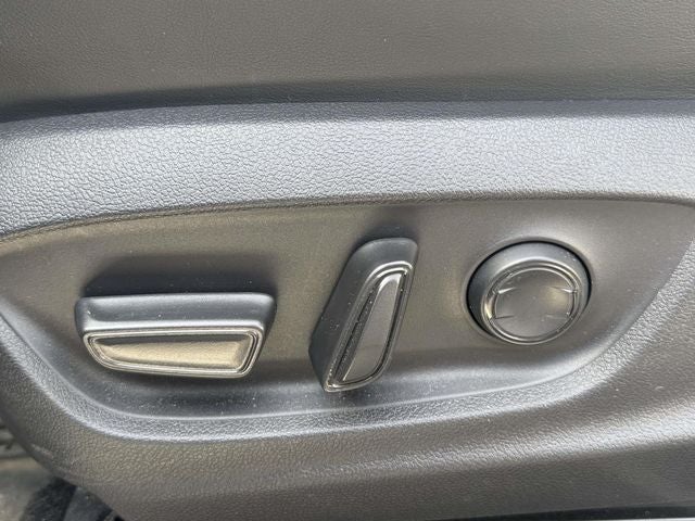 2025 Toyota Crown Signia XLE