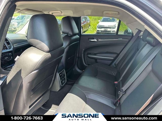 2022 Chrysler 300 Touring