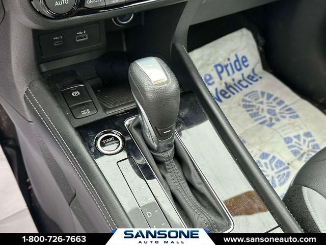 2023 Nissan Kicks SR