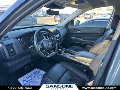 2024 Nissan Pathfinder SL