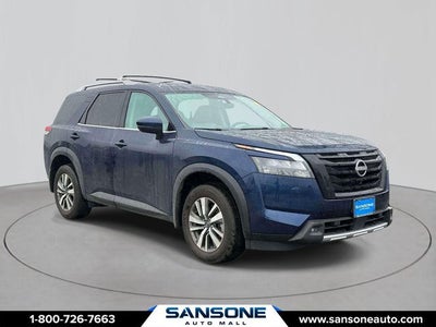 2025 Nissan Pathfinder SL