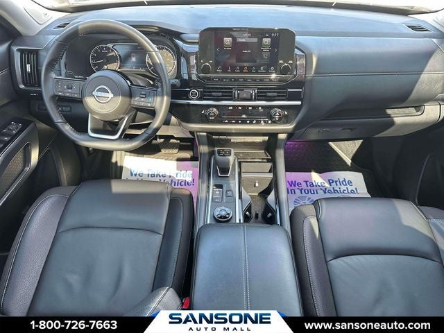 2024 Nissan Pathfinder SL