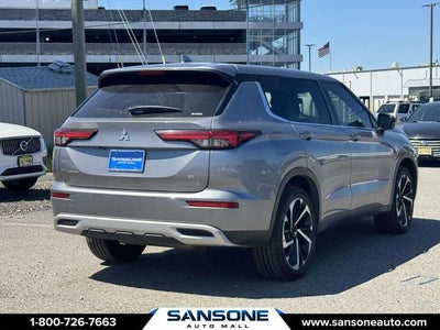 2022 Mitsubishi Outlander SE