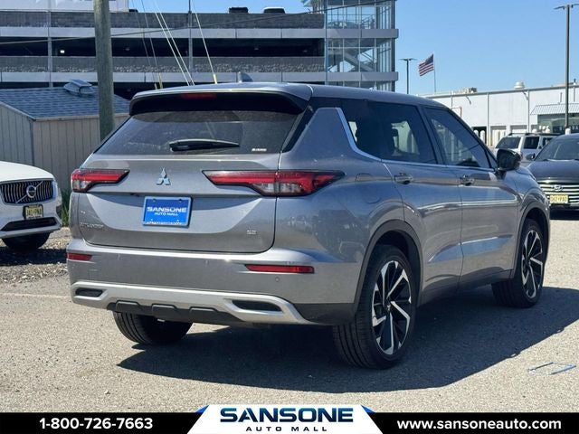 2022 Mitsubishi Outlander SE