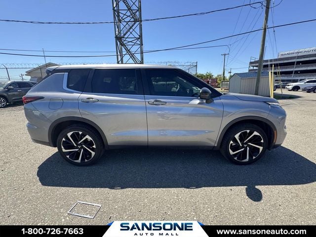 2022 Mitsubishi Outlander SE