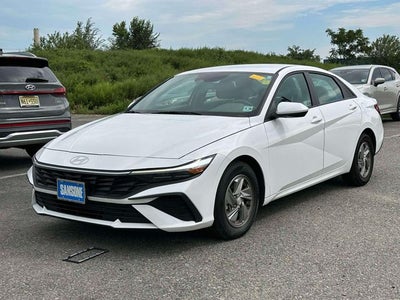 2025 Hyundai Elantra SE