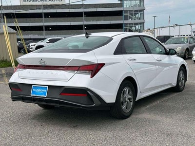 2025 Hyundai Elantra SE