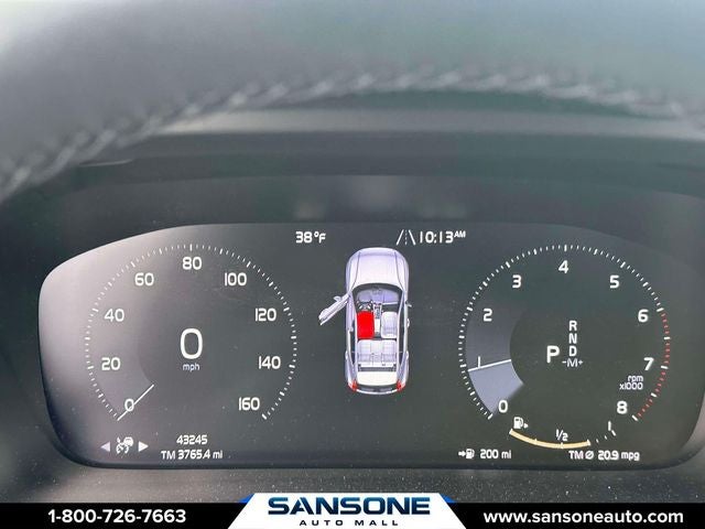 2022 Volvo XC40 R-Design